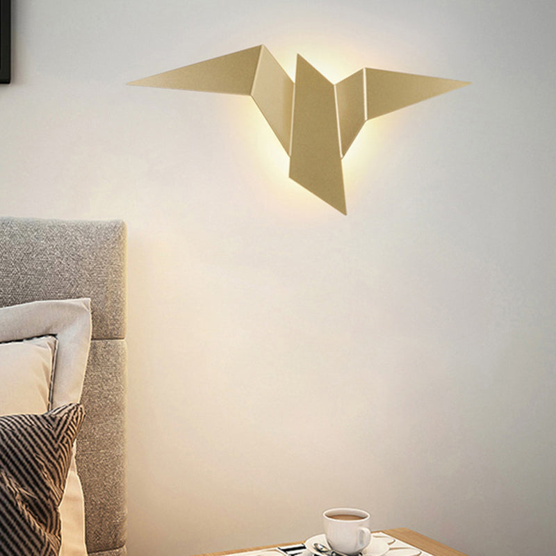 Origami Bird Shaped Metal Sconce Lamp Artistic LED Wall Mounted Light for Living Room Gold Clearhalo 'Art deco wall lights' 'Cast Iron' 'Glass' 'Industrial wall lights' 'Industrial' 'Middle century wall lights' 'Modern' 'Rustic wall lights' 'Tiffany' 'Traditional wall lights' 'Wall Lamps & Sconces' 'Wall Lights' Lighting' 2465452