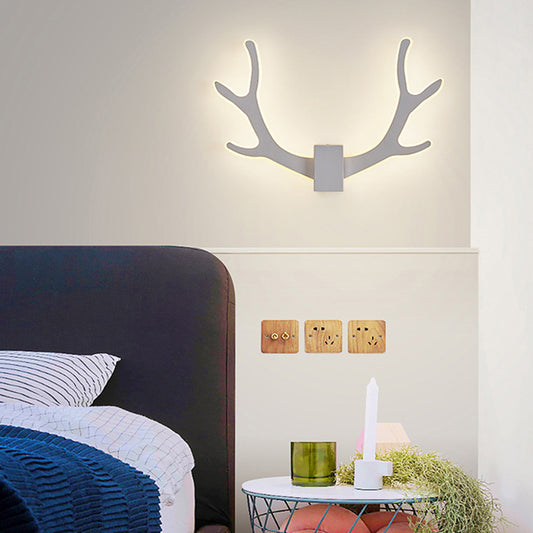 Metallic Antler Sconce Lamp Artistic LED Wall Mounted Lighting Fixture for Bedroom Clearhalo 'Cast Iron' 'Glass' 'Industrial' 'Modern wall lights' 'Modern' 'Tiffany' 'Traditional wall lights' 'Wall Lamps & Sconces' 'Wall Lights' Lighting' 2467074
