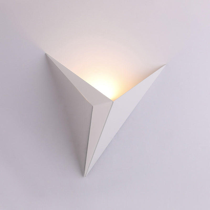 Triangular Flush Mount Wall Sconce Simplicity Metal 1-Bulb Living Room LED Wall Lamp White Clearhalo 'Art deco wall lights' 'Cast Iron' 'Glass' 'Industrial wall lights' 'Industrial' 'Middle century wall lights' 'Modern' 'Rustic wall lights' 'Tiffany' 'Traditional wall lights' 'Wall Lamps & Sconces' 'Wall Lights' Lighting' 2467763
