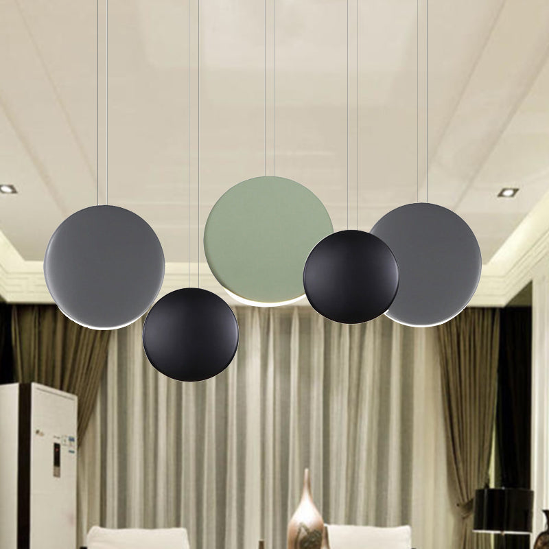 Round Cluster Pendant Light Post Modern Resin 3/4/5 Lights Black-Grey-Green Multi Light Pendant in Warm/White Light Clearhalo 'Ceiling Lights' 'Modern Pendants' 'Modern' 'Pendant Lights' 'Pendants' Lighting' 246840