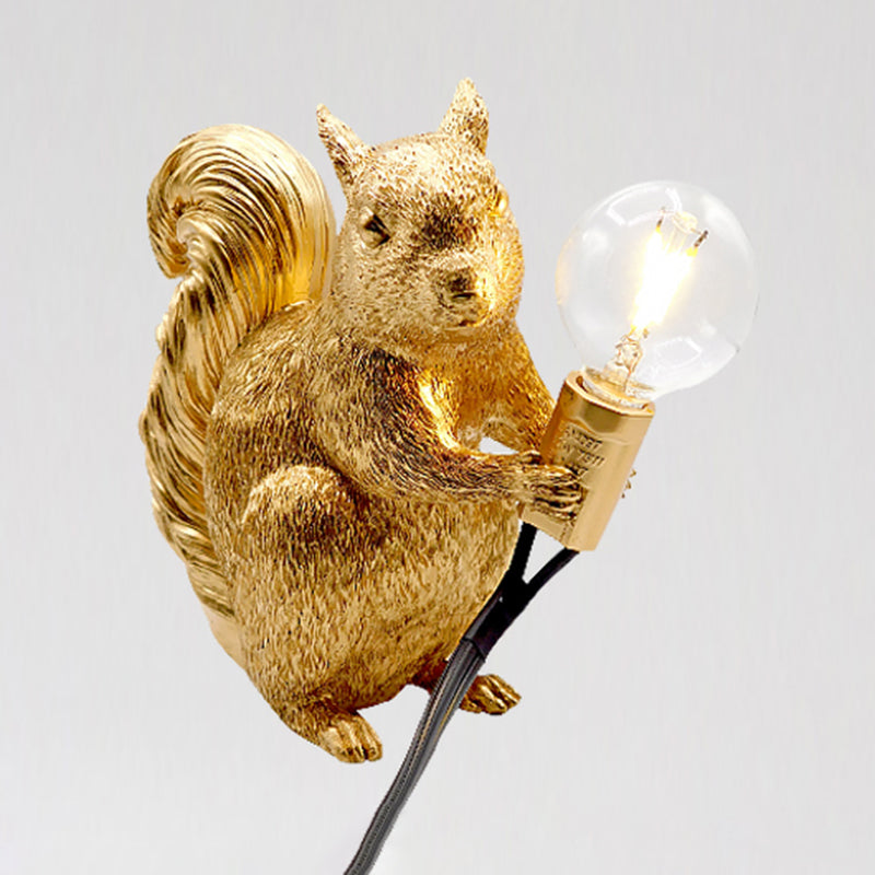 Artistic Squirrel Night Table Light Resin Single-Bulb Childrens Bedside Night Lamp Gold Clearhalo 'Lamps' 'Table Lamps' Lighting' 2478135