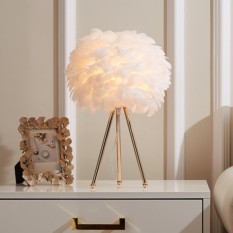 Nordic Style Spherical Nightstand Light Feather 1 Head Living Room Accent Table Lamp Clearhalo 'Lamps' 'Table Lamps' Lighting' 2478588