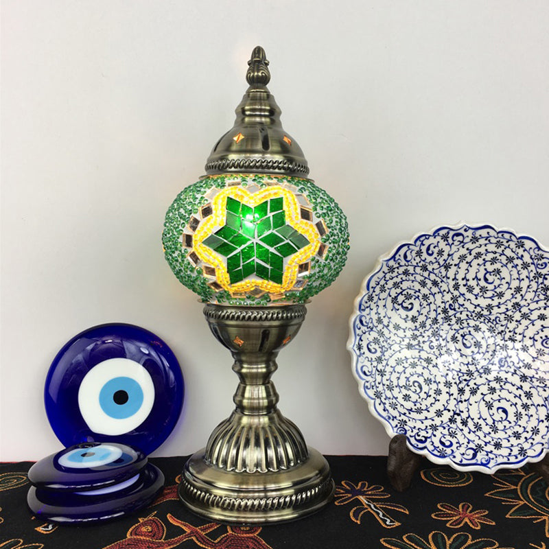 Spherical Table Lamp Traditionary Blue/Green/Fluorescent Yellow Glass 1 Bulb Living Room Task Lighting Clearhalo 'Lamps' 'Table Lamps' Lighting' 249005