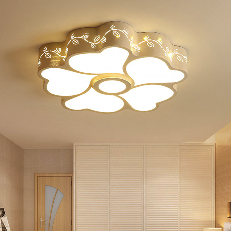 Art Deco Flush Mount Ceiling Light Acrylic Ceiling Light Fixture in White for Kid Bedroom Clearhalo 'Ceiling Lights' 'Close To Ceiling Lights' 'Close to ceiling' 'Flush mount' Lighting' 251475
