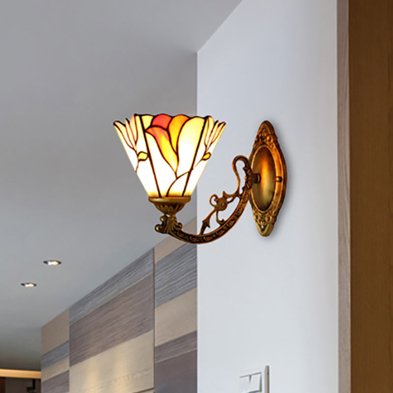 Floral Wall Mount Light Lodge Tiffany 1 Light Wall Lighting in Antique Brass for Bedroom Clearhalo 'Industrial' 'Middle century wall lights' 'Tiffany wall lights' 'Tiffany' 'Wall Lamps & Sconces' 'Wall Lights' Lighting' 253379
