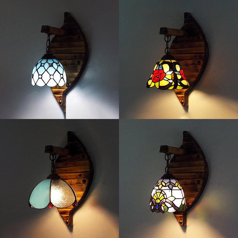 Scallop Wall Light Tiffany Stained Glass 1 Light Colorful Wall Mount Fixture in Blue-White/Red/Blue/Purple for Stairway Clearhalo 'Industrial' 'Middle century wall lights' 'Tiffany wall lights' 'Tiffany' 'Wall Lamps & Sconces' 'Wall Lights' Lighting' 25344