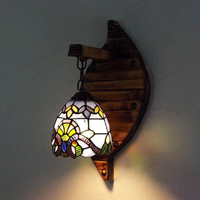 Scallop Wall Light Tiffany Stained Glass 1 Light Colorful Wall Mount Fixture in Blue-White/Red/Blue/Purple for Stairway Purple Clearhalo 'Industrial' 'Middle century wall lights' 'Tiffany wall lights' 'Tiffany' 'Wall Lamps & Sconces' 'Wall Lights' Lighting' 25345
