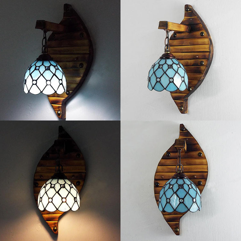 Scallop Wall Light Tiffany Stained Glass 1 Light Colorful Wall Mount Fixture in Blue-White/Red/Blue/Purple for Stairway Clearhalo 'Industrial' 'Middle century wall lights' 'Tiffany wall lights' 'Tiffany' 'Wall Lamps & Sconces' 'Wall Lights' Lighting' 25350