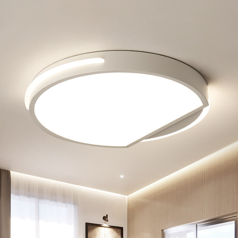 Round Ceiling Flushmount Simplicity Metal 1 Light 16"/19.5" Wide White Flush Lighting in Warm/White Light Clearhalo 'Ceiling Lights' 'Close To Ceiling Lights' 'Close to ceiling' 'Flush mount' Lighting' 253628