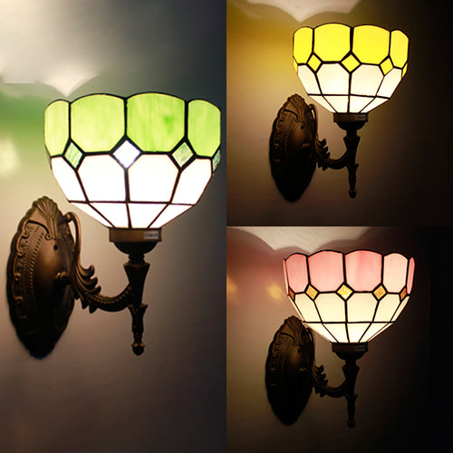 Retro Style Scalloped Wall Light Stained Glass 1 Light Wall Mount Fixture in Yellow/Pink/Green for Stairway Clearhalo 'Industrial' 'Middle century wall lights' 'Tiffany wall lights' 'Tiffany' 'Wall Lamps & Sconces' 'Wall Lights' Lighting' 25607