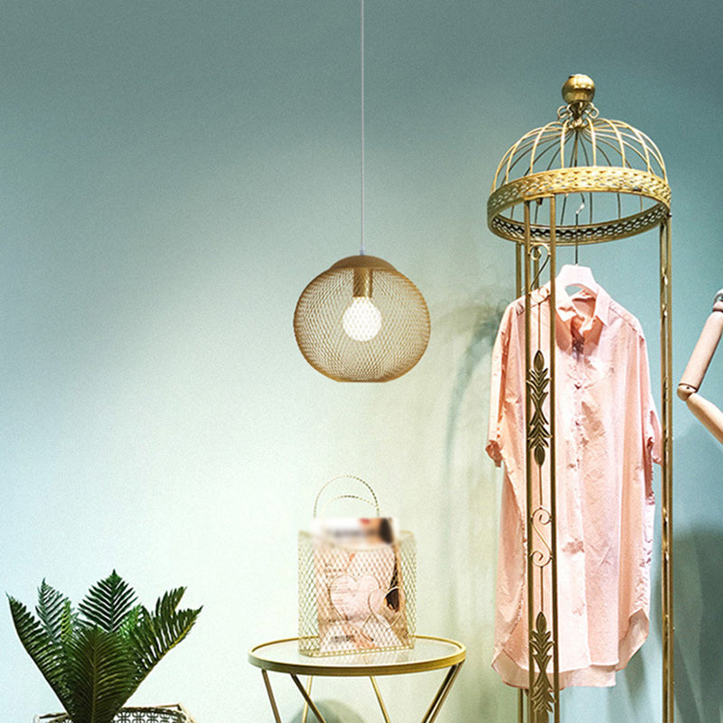 Iron Wire Spherical Pendant Light Loft Style 1 Bulb Clothing Store Ceiling Suspension Lamp in Gold Clearhalo 'Art Deco Pendants' 'Cast Iron' 'Ceiling Lights' 'Ceramic' 'Crystal' 'Industrial Pendants' 'Industrial' 'Metal' 'Middle Century Pendants' 'Pendant Lights' 'Pendants' 'Tiffany' Lighting' 2593885