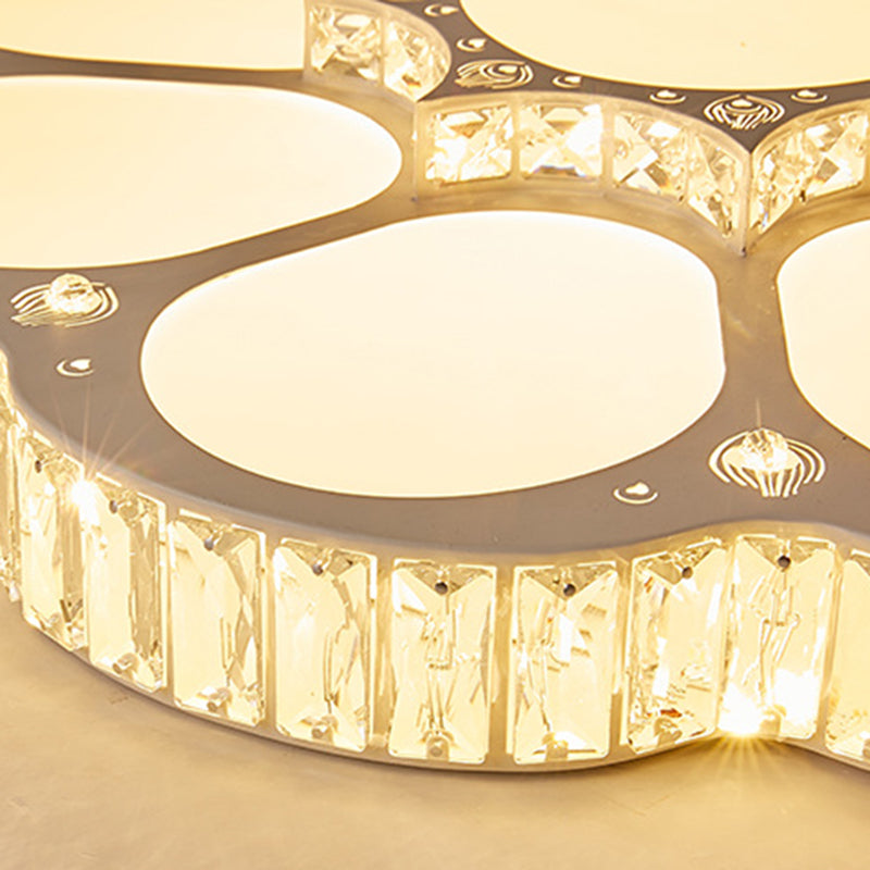 19.5"/23.5“/31.5“ W LED Flush Ceiling Light Modern Petal Crystal Flush Mount Lighting in White for Bedroom Clearhalo 'Ceiling Lights' 'Close To Ceiling Lights' 'Close to ceiling' 'Flush mount' Lighting' 261186