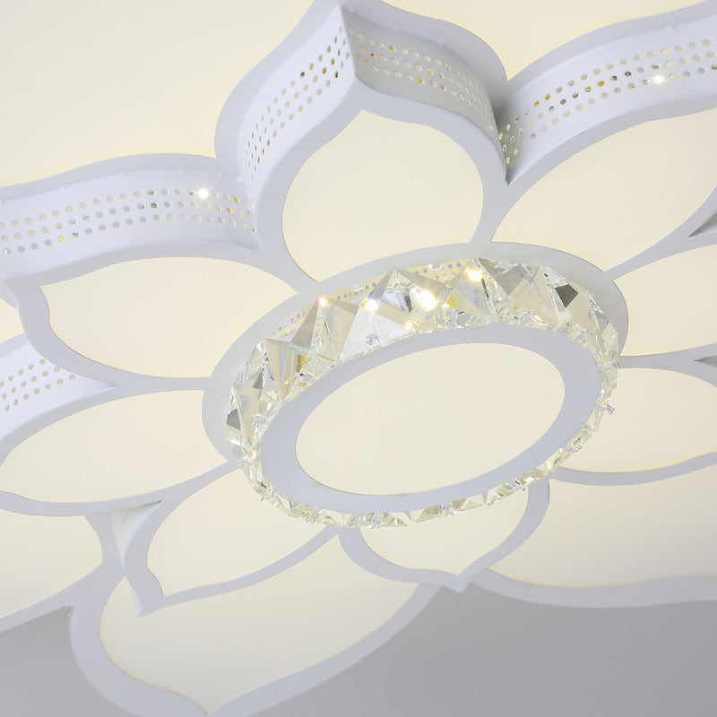 Lotus Faceted Crystal Flush Mount Light Fixture Simple White 23.5"/29.5"/35.5" W LED Ceiling Light in Warm/White Light Clearhalo 'Ceiling Lights' 'Close To Ceiling Lights' 'Close to ceiling' 'Flush mount' Lighting' 266525