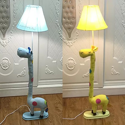 Giraffe Shaped Floor Light with Tapered Shade 1 Light Animal Fabric Floor Lamp for Bedroom Clearhalo 'Floor Lamps' 'Lamps' Lighting' 26736