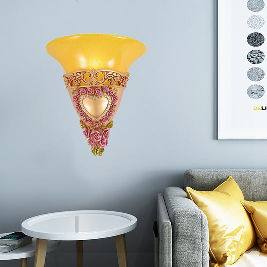 1 Bulb Trumpet Shape Sconce Light Colonial Style Yellow Glass Wall Lighting Fixture Clearhalo 'Wall Lamps & Sconces' 'Wall Lights' Lighting' 268314
