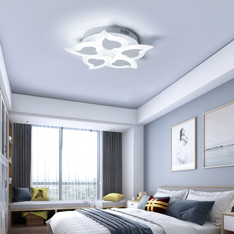 Heart Acrylic Ceiling Mounted Light Simple White LED Flush Light Fixture in Warm Light/White Light/Remote Control Stepless Dimming, 18"/23" Wide White White Clearhalo 'Ceiling Lights' 'Close To Ceiling Lights' 'Close to ceiling' 'Flush mount' Lighting' 292080