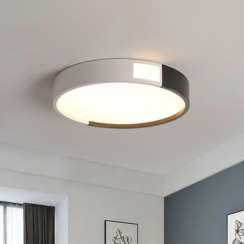 Modern Round Flush Ceiling Light Fixture Metal LED Bedroom Flush Mount Lamp in Black and White, 16"/19.5"/23.5" Wide Clearhalo 'Ceiling Lights' 'Close To Ceiling Lights' 'Close to ceiling' 'Flush mount' Lighting' 313650