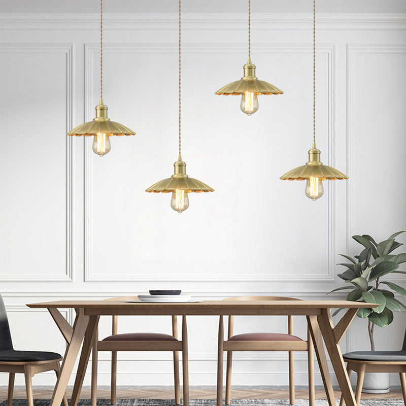 1 Light Pendant Lighting Vintage Scalloped Metal Ceiling Fixture in Brass for Dining Room Clearhalo 'Art Deco Pendants' 'Cast Iron' 'Ceiling Lights' 'Ceramic' 'Crystal' 'Industrial Pendants' 'Industrial' 'Metal' 'Middle Century Pendants' 'Pendant Lights' 'Pendants' 'Tiffany' Lighting' 314533