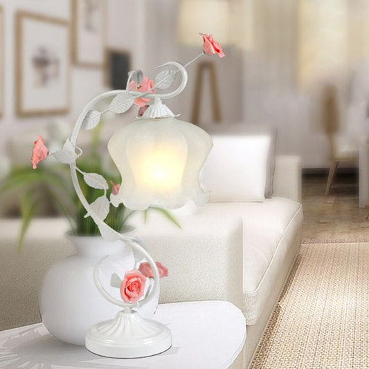 1 Bulb Floral Table Lamp Traditional White/Green Frosted White Glass Night Light for Living Room White Clearhalo 'Lamps' 'Table Lamps' Lighting' 324940