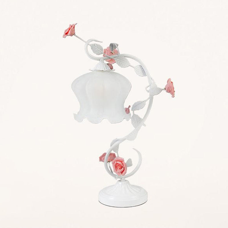 1 Bulb Floral Table Lamp Traditional White/Green Frosted White Glass Night Light for Living Room Clearhalo 'Lamps' 'Table Lamps' Lighting' 324942