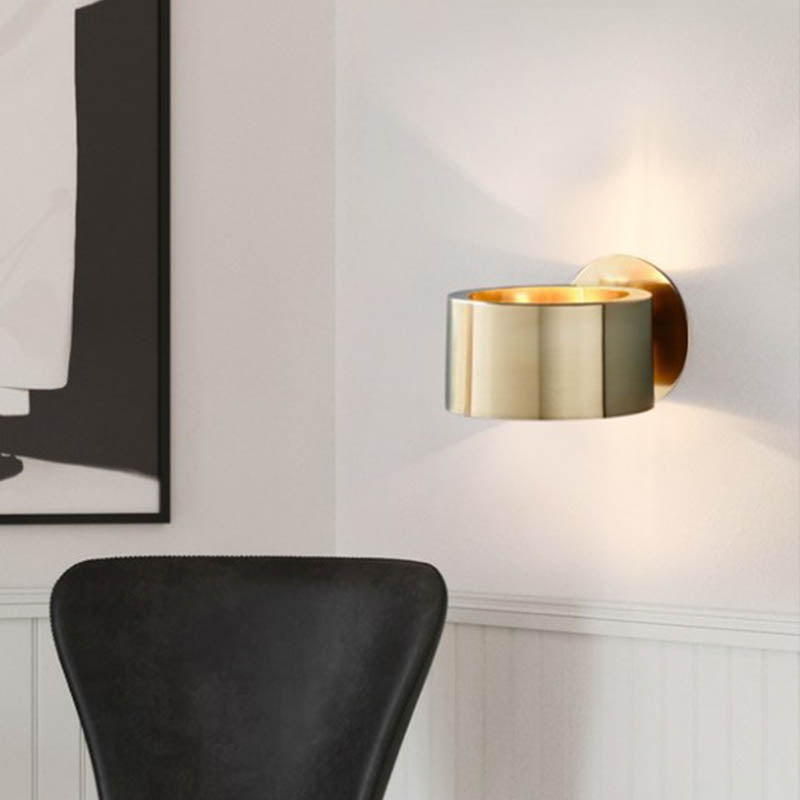 Drum Wall Mounted Light Minimalist Metal 1 Head Living Room Wall Lighting Fixture in Gold Clearhalo 'Cast Iron' 'Glass' 'Industrial' 'Modern wall lights' 'Modern' 'Tiffany' 'Traditional wall lights' 'Wall Lamps & Sconces' 'Wall Lights' Lighting' 339084