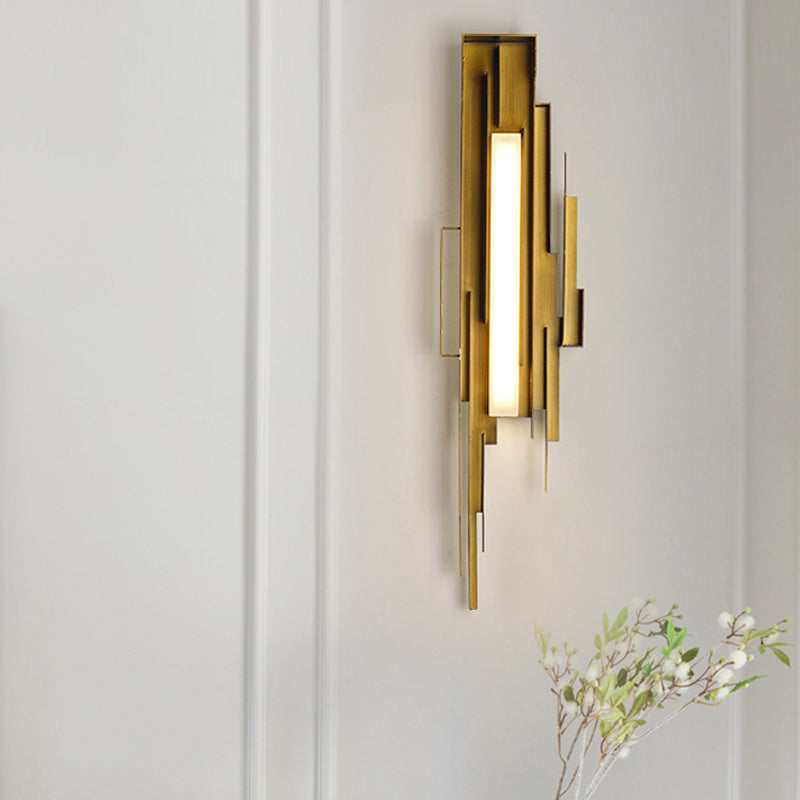 Metal Geometric Wall Mount Lighting Minimalism LED Gold Wall Light Sconce for Living Room Gold Clearhalo 'Cast Iron' 'Glass' 'Industrial' 'Modern wall lights' 'Modern' 'Tiffany' 'Traditional wall lights' 'Wall Lamps & Sconces' 'Wall Lights' Lighting' 339420