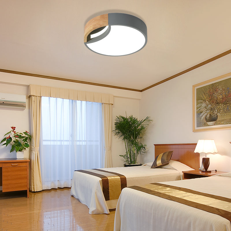 Splicing Rounded Flush Ceiling Light Nordic Iron Grey/White/Green LED Flush Mount in White Light with Wood Grip, 12"/16"/19.5" Wide Clearhalo 'Ceiling Lights' 'Close To Ceiling Lights' 'Close to ceiling' 'Flush mount' Lighting' 369719