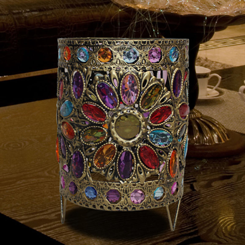 Brass 1 Head Night Lighting Traditional Metal Cylindrical Nightstand Light for Living Room Brass Clearhalo 'Lamps' 'Table Lamps' Lighting' 393245