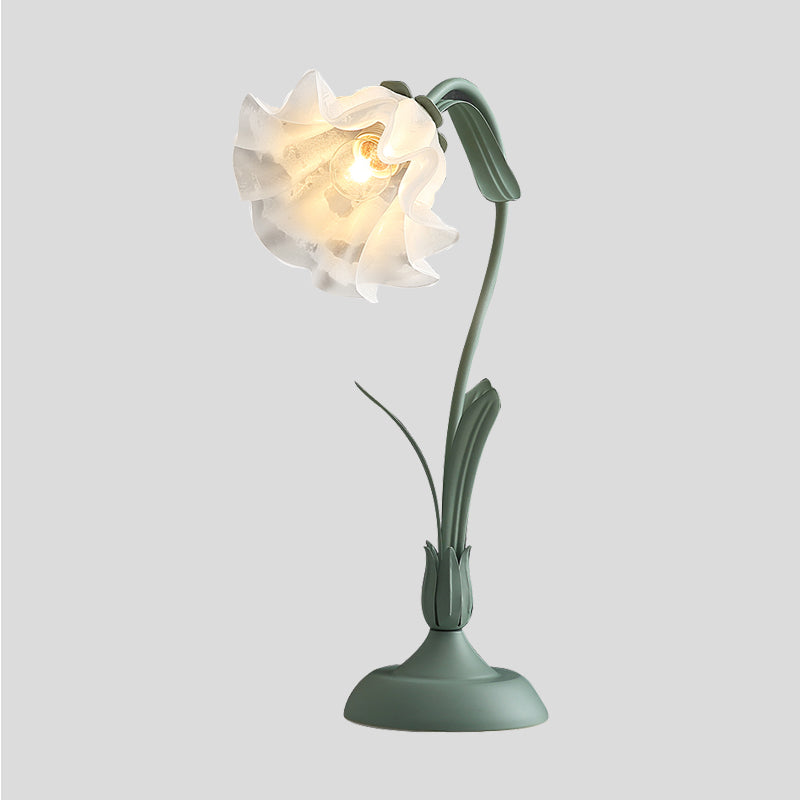 Metal Scalloped Table Lighting Pastoral 1 Head Living Room Nightstand Light in Gray and Green Clearhalo 'Lamps' 'Table Lamps' Lighting' 400754