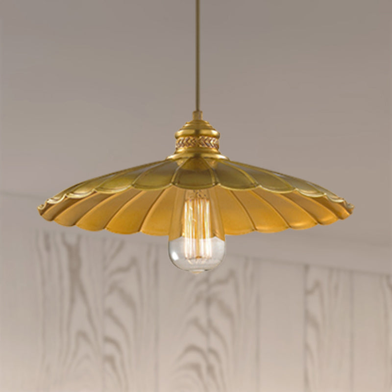 1 Light Pendant Lamp Vintage Style Scalloped Shade Metal Suspension Light in Brass for Farmhouse Brass Clearhalo 'Art Deco Pendants' 'Cast Iron' 'Ceiling Lights' 'Ceramic' 'Crystal' 'Industrial Pendants' 'Industrial' 'Metal' 'Middle Century Pendants' 'Pendant Lights' 'Pendants' 'Tiffany' Lighting' 452552