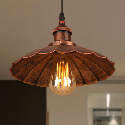 1 Light Hanging Ceiling Light with Scalloped Shade Iron Farmhouse Style Indoor Pendant Light Clearhalo 'Art Deco Pendants' 'Cast Iron' 'Ceiling Lights' 'Ceramic' 'Crystal' 'Industrial Pendants' 'Industrial' 'Metal' 'Middle Century Pendants' 'Pendant Lights' 'Pendants' 'Tiffany' Lighting' 452574