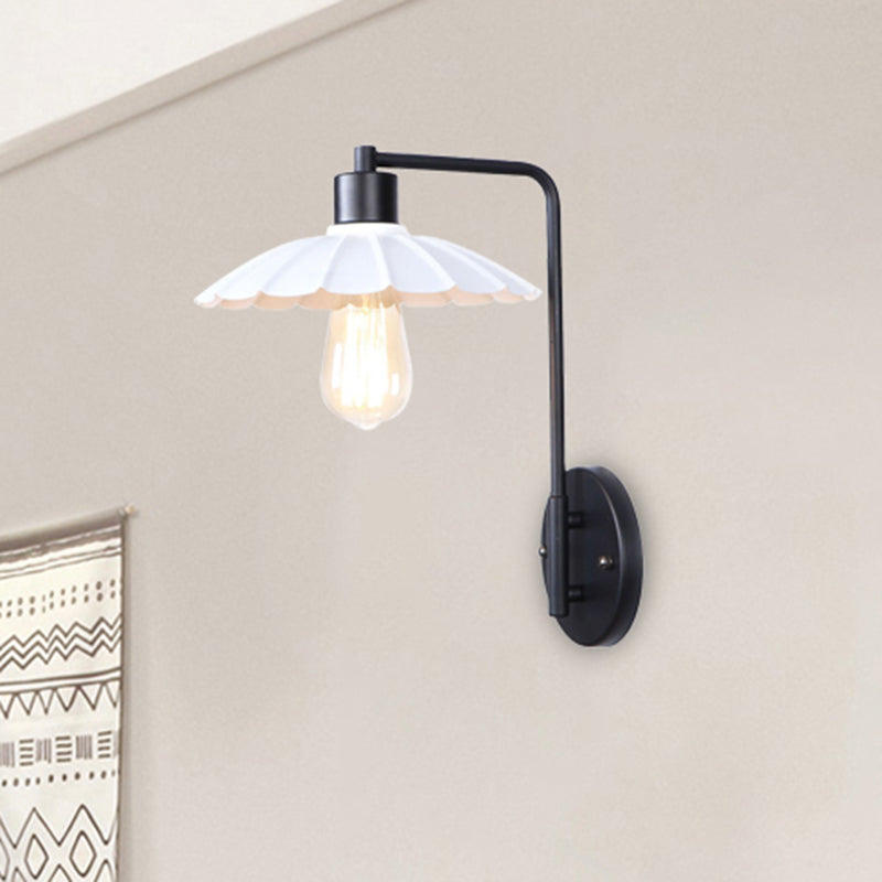 Scalloped Shade Bedside Sconce Wall Lighting Vintage Style Metallic 1 Light Black/Rust Wall Lamp with Curved Arm Clearhalo 'Art deco wall lights' 'Cast Iron' 'Glass' 'Industrial wall lights' 'Industrial' 'Middle century wall lights' 'Modern' 'Rustic wall lights' 'Tiffany' 'Traditional wall lights' 'Wall Lamps & Sconces' 'Wall Lights' Lighting' 467860