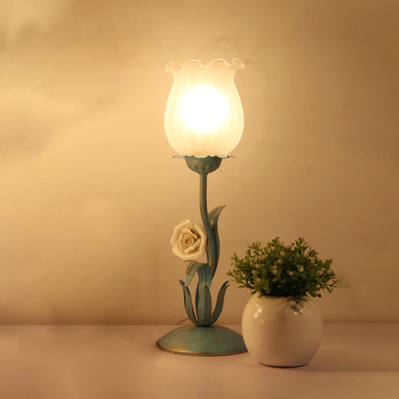 1 Bulb Blossom Table Lighting Romantic Pastoral Blue/Pink Metal Nightstand Lamp for Living Room Blue Clearhalo 'Lamps' 'Table Lamps' Lighting' 519812