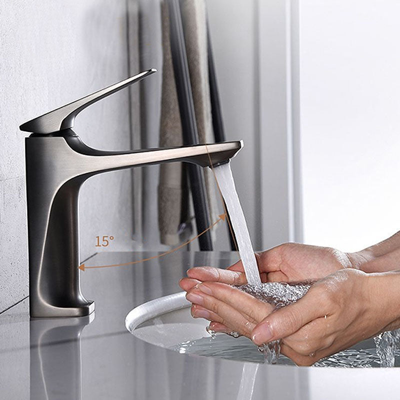 Glam Centerset Faucet Pure Color Basin Lavatory Faucet for Bathroom Clearhalo 'Bathroom Remodel & Bathroom Fixtures' 'Bathroom Sink Faucets' 'Bathroom Sinks & Faucet Components' 'bathroom_sink_faucets' 'Home Improvement' 'home_improvement' 'home_improvement_bathroom_sink_faucets' 6039716