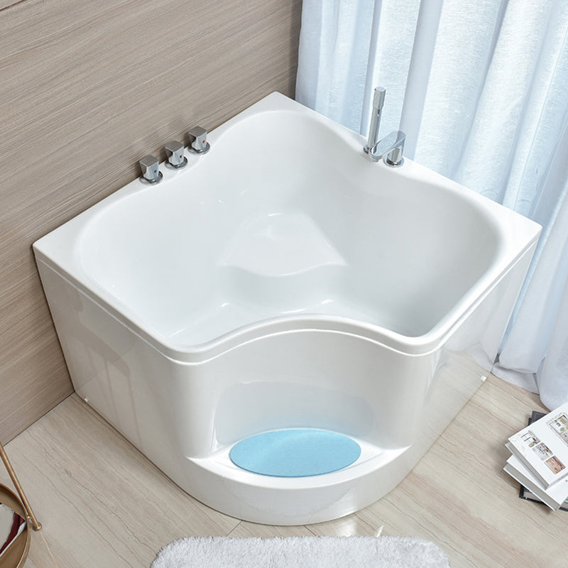 Modern Home Acrylic Bathtub White Corner Bath Tub with Seat Included Tub with Deck Faucets Clearhalo 'Bathroom Remodel & Bathroom Fixtures' 'Bathtubs' 'Home Improvement' 'home_improvement' 'home_improvement_bathtubs' 'Showers & Bathtubs' 6042739