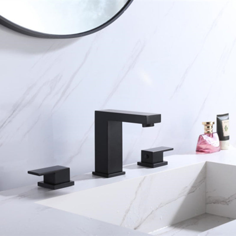 Circular 2-Handle Bathroom Faucet 3 Hole Widespread Bathroom Sink Faucet Clearhalo 'Bathroom Remodel & Bathroom Fixtures' 'Bathroom Sink Faucets' 'Bathroom Sinks & Faucet Components' 'bathroom_sink_faucets' 'Conjuntos de Torneiras de Lavatório e Banheiro' 'Home Improvement' 'home_improvement' 'home_improvement_bathroom_sink_faucets' 'Mobiliário Doméstico' 'Página inicial' 'Renovação e equipamento de casa de banho' 'Torneira para lavatório de banheiro' 6077619