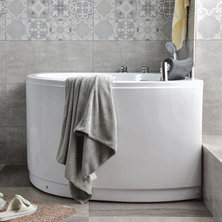 Corner Acrylic-Fiberglass Bathtub Modern White Soaking Bath Tub 31.5"L x 31.5"W x 25.5"H Left Tub with Silver 5-Piece Set Clearhalo 'Bathroom Remodel & Bathroom Fixtures' 'Bathtubs' 'Home Improvement' 'home_improvement' 'home_improvement_bathtubs' 'Showers & Bathtubs' 6124287