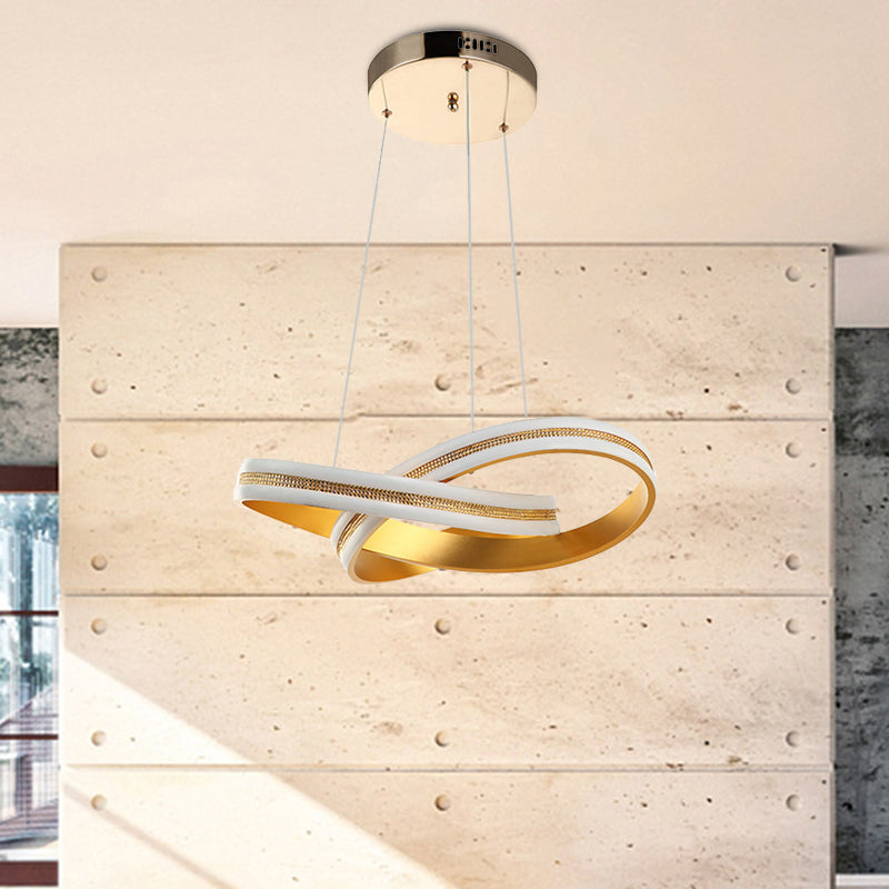 Gold Twisting Hanging Chandelier Minimalism LED Acrylic Ceiling Pendant Lamp in Warm/White Light Clearhalo 'Ceiling Lights' 'Chandeliers' 'Modern Chandeliers' 'Modern' Lighting' 612445