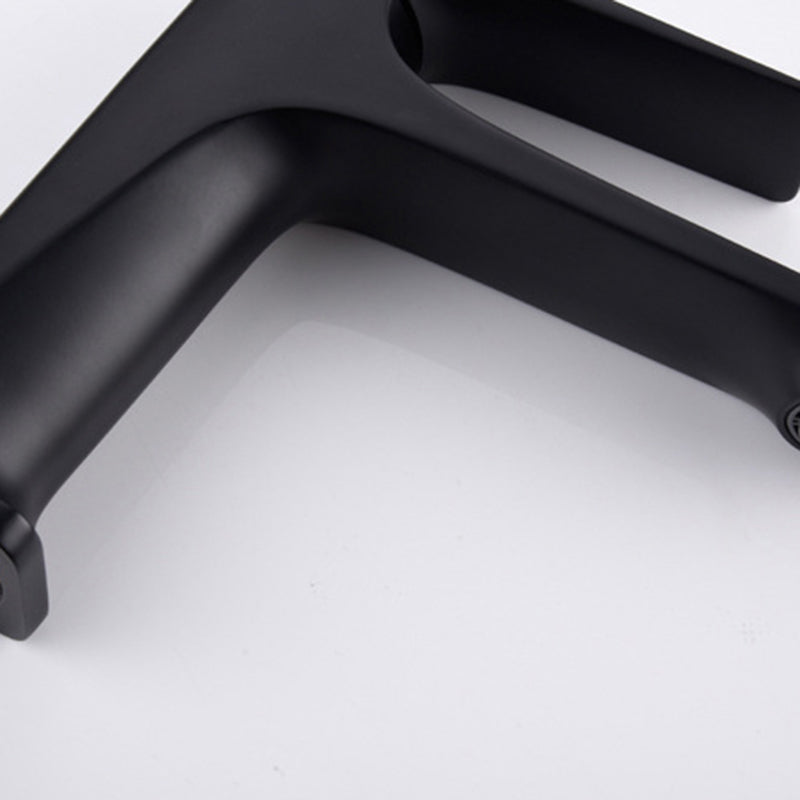 Modern Bathroom Faucet Brass Low Arc Lever Handles with Water Hose Sink Faucet Clearhalo 'Bathroom Remodel & Bathroom Fixtures' 'Bathroom Sink Faucets' 'Bathroom Sinks & Faucet Components' 'bathroom_sink_faucets' 'Home Improvement' 'home_improvement' 'home_improvement_bathroom_sink_faucets' 6131528