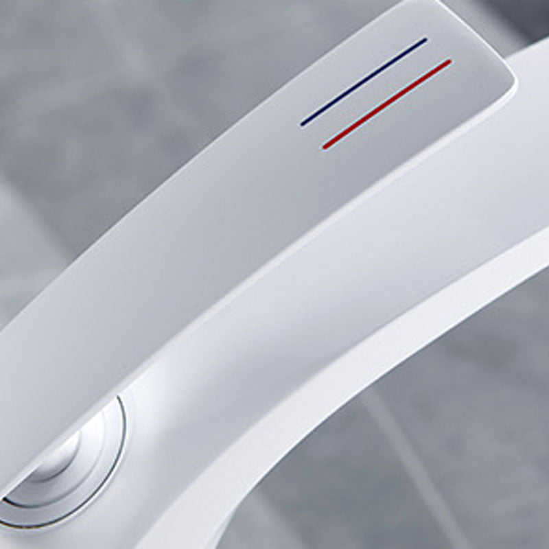 Modern Copper Vessel Faucet Lever Handles Low Arc Vessel Faucet for Bathroom Clearhalo 'bathroom_sink_faucets' 'Conjunta de Baño y Conjunta de Grifo' 'Coronamiento de Baño y Dispositivo de Baño' 'Grifo del lavabo del baño' 'Hogar' 'home_improvement' 'home_improvement_bathroom_sink_faucets' 'Mejoras para el hogar' 6151989