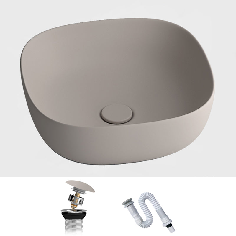 Modern Bathroom Sink Pop-Up Drain Porcelain Solid Color Oval-Shape Vessel 16.5"L x 16.5"W x 6.1"H Sink Clearhalo 'Bathroom Remodel & Bathroom Fixtures' 'Bathroom Sinks & Faucet Components' 'Bathroom Sinks' 'bathroom_sink' 'Home Improvement' 'home_improvement' 'home_improvement_bathroom_sink' 6176855