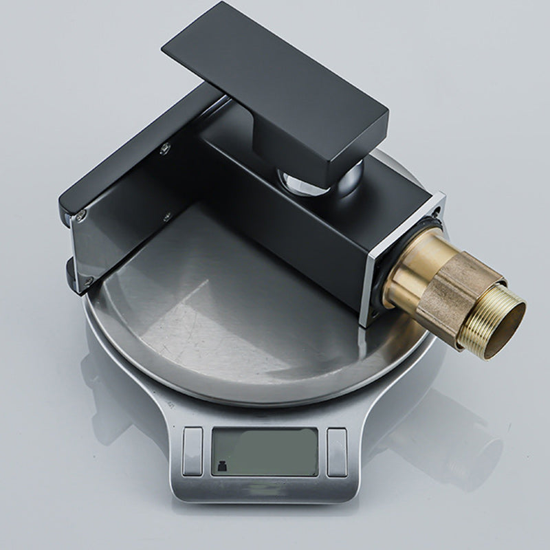 Contemporary Sink Faucet Solid Color Low Arc Bathroom Vessel Faucet Clearhalo 'Bathroom Remodel & Bathroom Fixtures' 'Bathroom Sink Faucets' 'Bathroom Sinks & Faucet Components' 'bathroom_sink_faucets' 'Home Improvement' 'home_improvement' 'home_improvement_bathroom_sink_faucets' 6198271