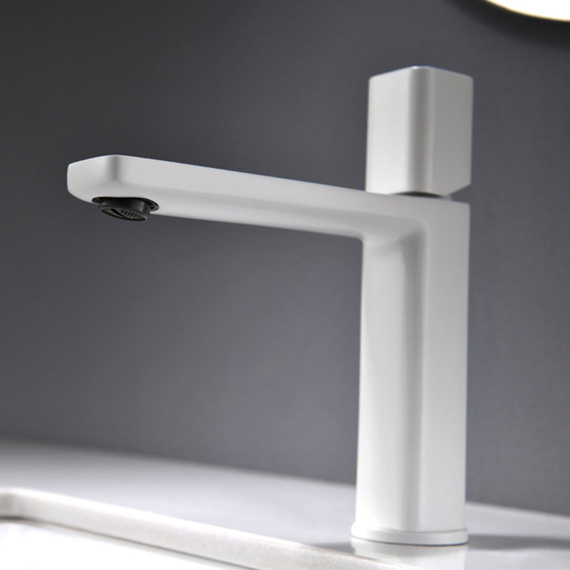 Modern Vessel Faucet Brass Lever Handles Low Arc Bathroom Sink Faucet Clearhalo 'Bathroom Remodel & Bathroom Fixtures' 'Bathroom Sink Faucets' 'Bathroom Sinks & Faucet Components' 'bathroom_sink_faucets' 'Home Improvement' 'home_improvement' 'home_improvement_bathroom_sink_faucets' 6211544