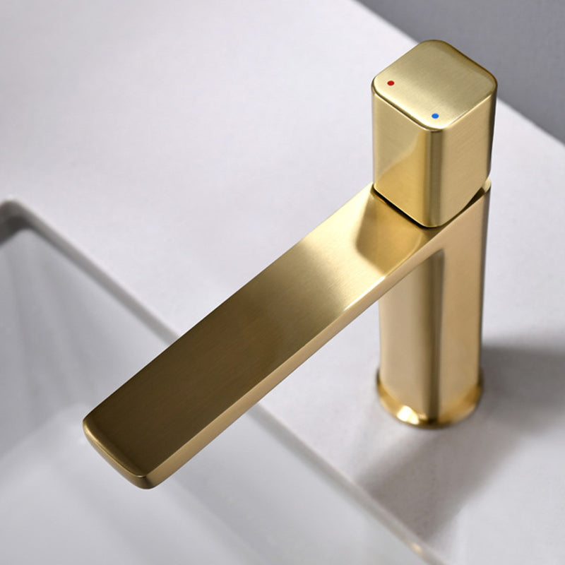 Modern Vessel Faucet Brass Lever Handles Low Arc Bathroom Sink Faucet Clearhalo 'Bathroom Remodel & Bathroom Fixtures' 'Bathroom Sink Faucets' 'Bathroom Sinks & Faucet Components' 'bathroom_sink_faucets' 'Home Improvement' 'home_improvement' 'home_improvement_bathroom_sink_faucets' 6211566