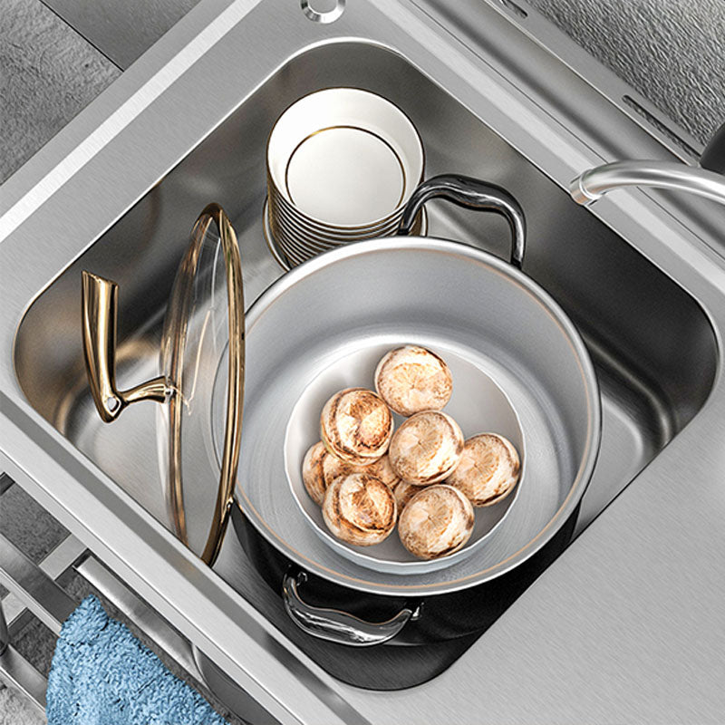 Classic Style Kitchen Sink Stainless Steel 2 Holes Undermount Kitchen Sink Clearhalo 'Home Improvement' 'home_improvement' 'home_improvement_kitchen_sinks' 'Kitchen Remodel & Kitchen Fixtures' 'Kitchen Sinks & Faucet Components' 'Kitchen Sinks' 'kitchen_sinks' 6211725