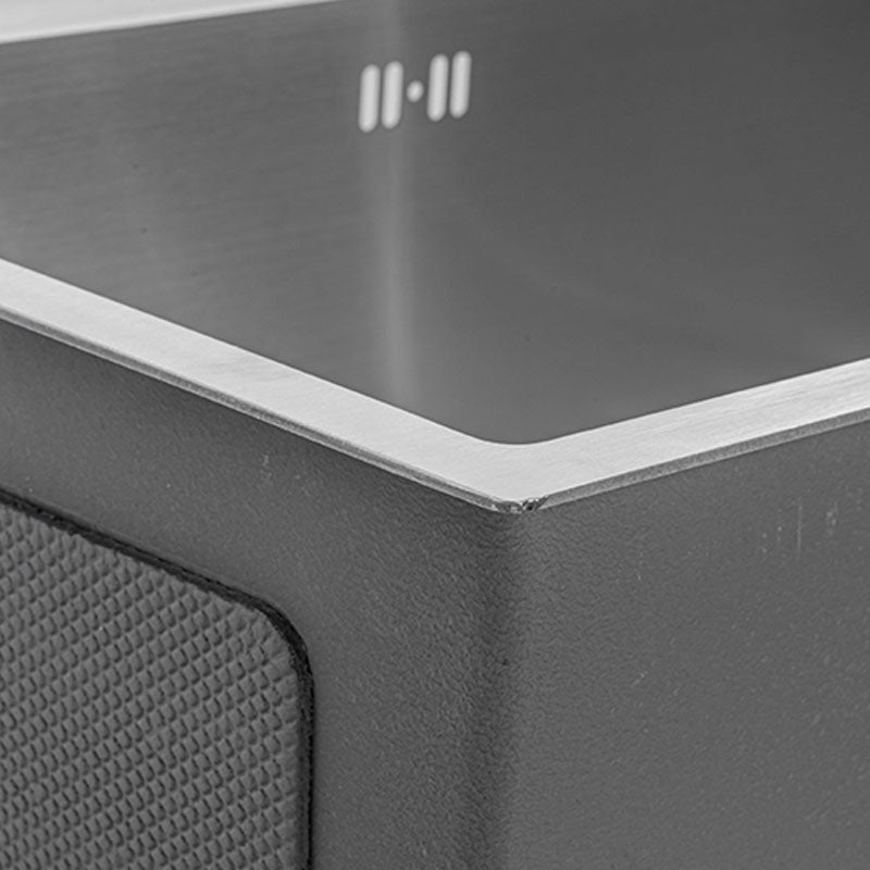 Modern Kitchen Sink Stainless Steel with Basket Strainer and Drain Assembly Sink Clearhalo 'Home Improvement' 'home_improvement' 'home_improvement_kitchen_sinks' 'Kitchen Remodel & Kitchen Fixtures' 'Kitchen Sinks & Faucet Components' 'Kitchen Sinks' 'kitchen_sinks' 6239131