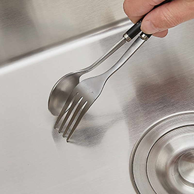 Contemporary Style Kitchen Sink Stainless Steel Kitchen Sink with Drain Assembly Clearhalo 'Home Improvement' 'home_improvement' 'home_improvement_kitchen_sinks' 'Kitchen Remodel & Kitchen Fixtures' 'Kitchen Sinks & Faucet Components' 'Kitchen Sinks' 'kitchen_sinks' 6255674