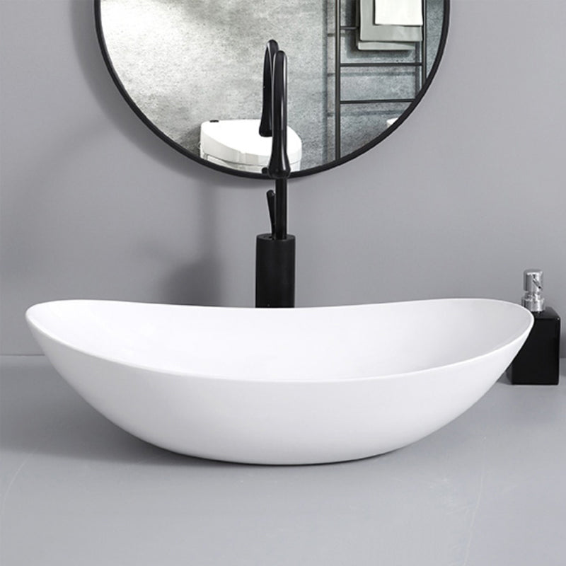 Contemporary Bathroom Sink with Single Faucet Hole Solid Color Oval-Shape Vessel Sink Clearhalo 'Bathroom Remodel & Bathroom Fixtures' 'Bathroom Sinks & Faucet Components' 'Bathroom Sinks' 'bathroom_sink' 'Home Improvement' 'home_improvement' 'home_improvement_bathroom_sink' 6298403