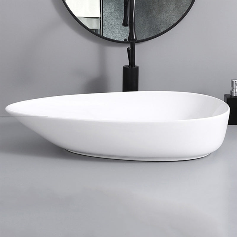 Contemporary Bathroom Sink with Single Faucet Hole Solid Color Oval-Shape Vessel Sink Clearhalo 'Bathroom Remodel & Bathroom Fixtures' 'Bathroom Sinks & Faucet Components' 'Bathroom Sinks' 'bathroom_sink' 'Home Improvement' 'home_improvement' 'home_improvement_bathroom_sink' 6298405