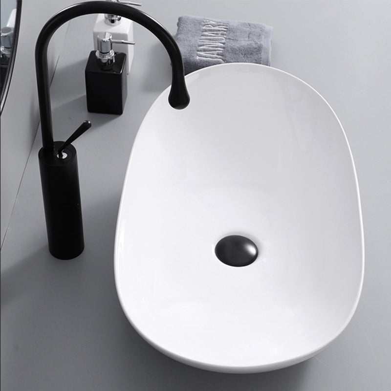 Contemporary Bathroom Sink with Single Faucet Hole Solid Color Oval-Shape Vessel Sink Clearhalo 'Bathroom Remodel & Bathroom Fixtures' 'Bathroom Sinks & Faucet Components' 'Bathroom Sinks' 'bathroom_sink' 'Home Improvement' 'home_improvement' 'home_improvement_bathroom_sink' 6298408